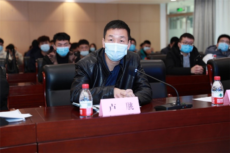 北京大學數學科學學院副教授、博士生導師盧朓